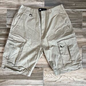 Nike SB Cargo Shorts Men’s Size 28
